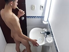 THIN GUY SHAVING HIS HUGE COCK AND TIGHT ASS